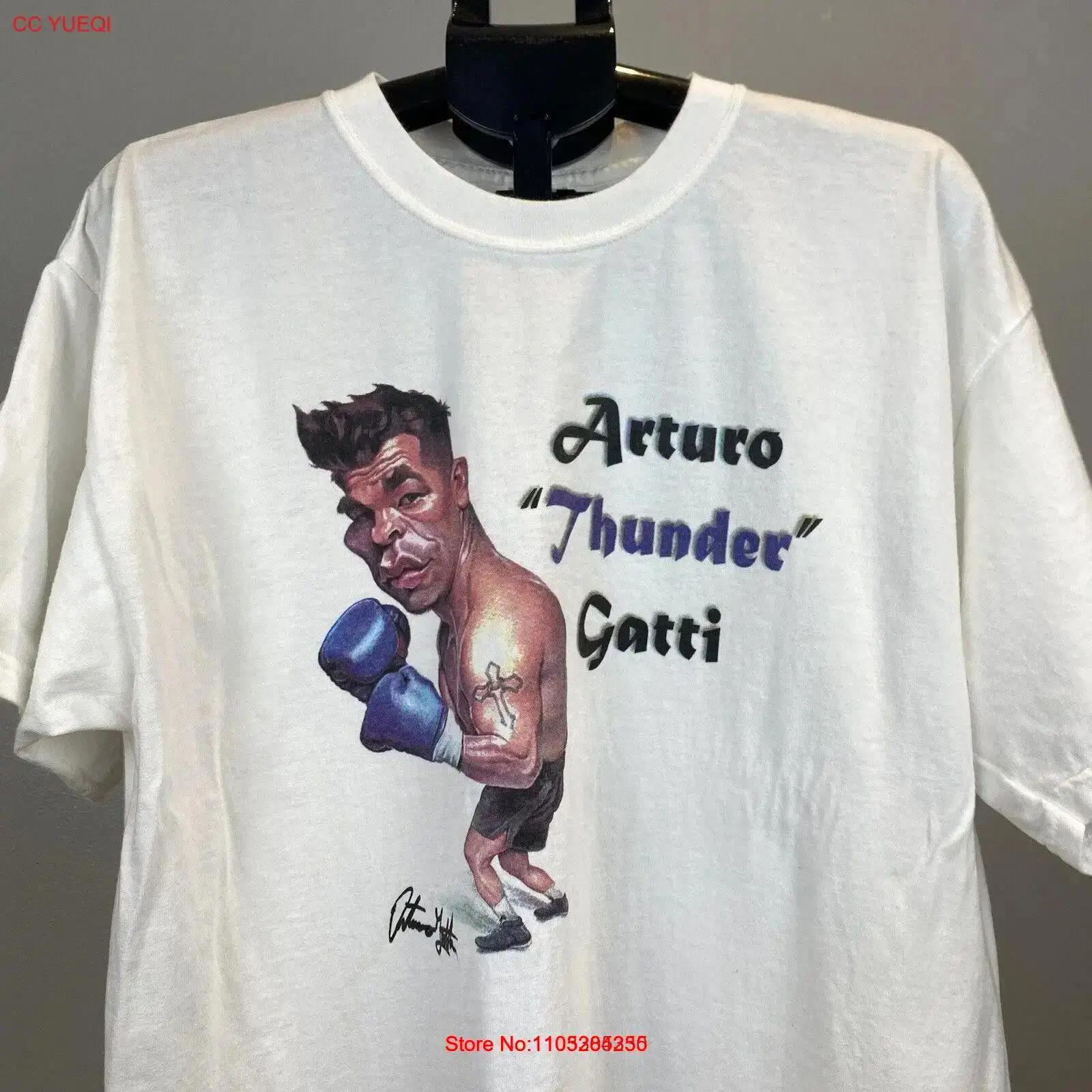 T-shirt vintage Arturo Thunder - Mens Fashion In The 2000S avis et prix
